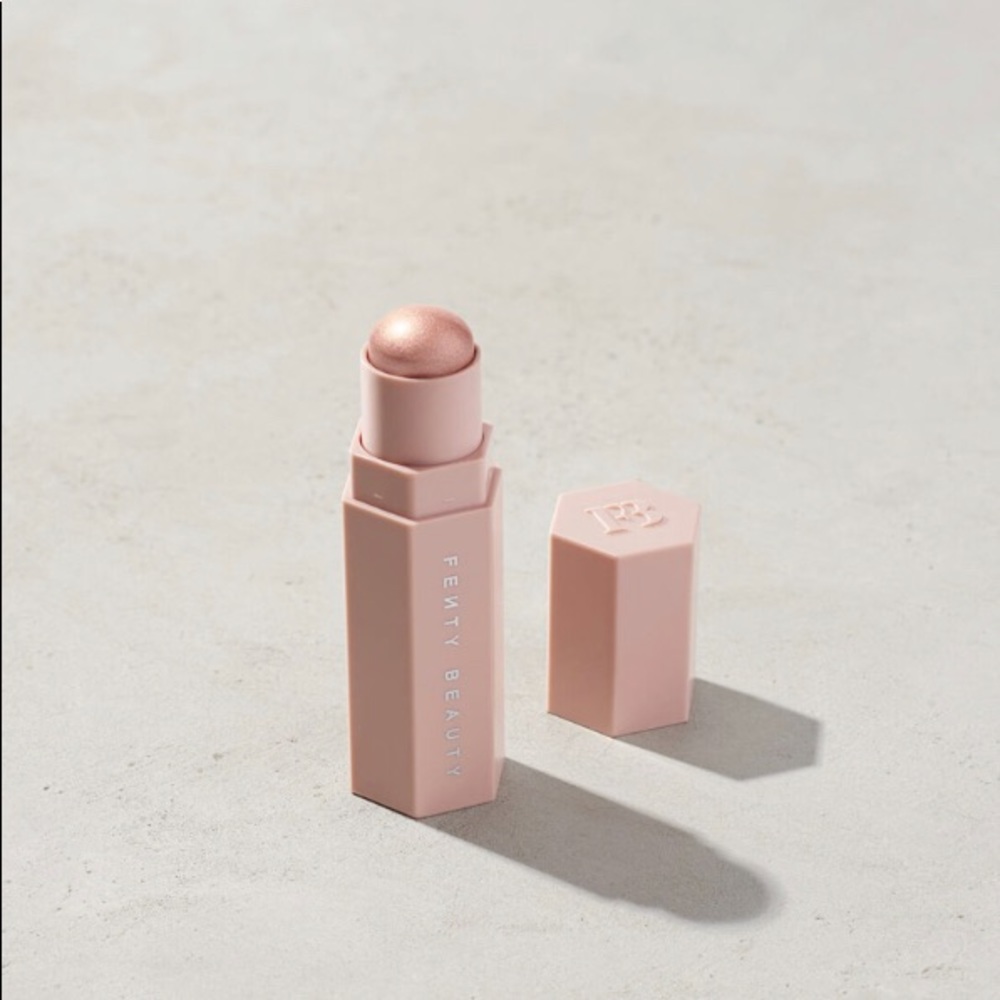 FENTY BEAUTY highlighter stick